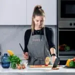 Фартук GRAKET из переработанного хлопка

