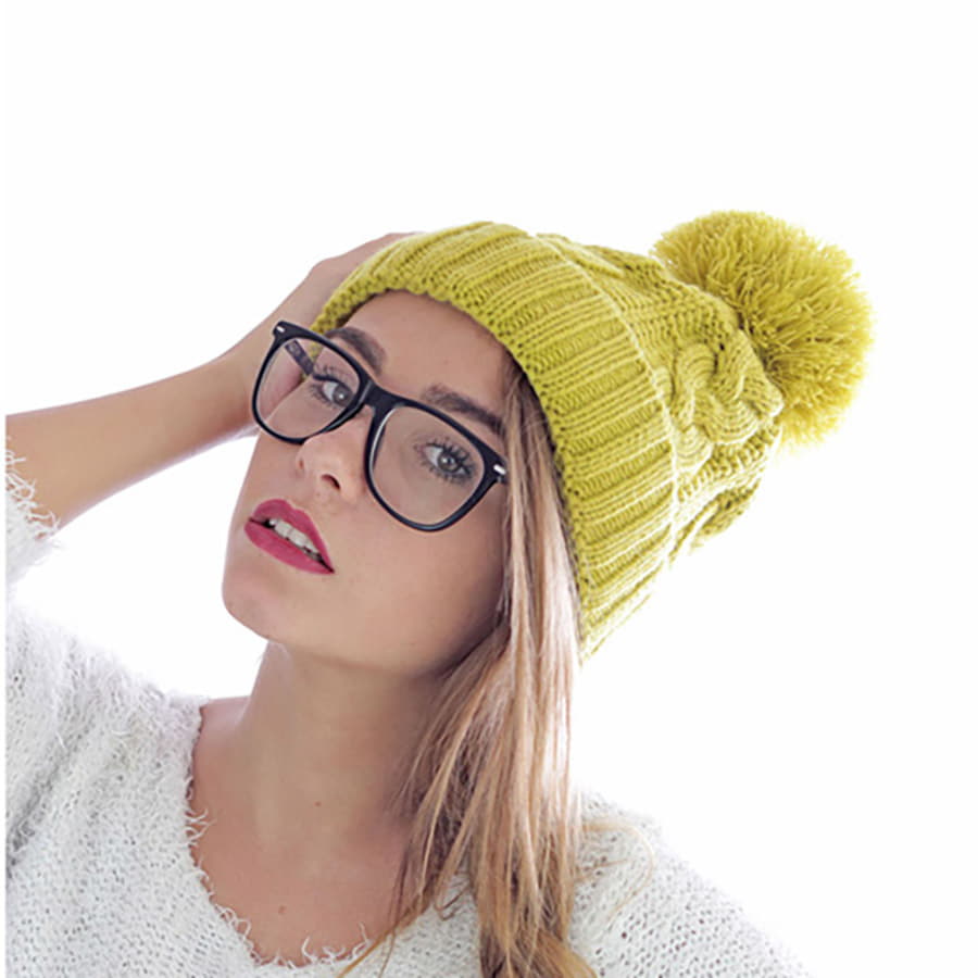 Шапка VOGUE,  белый, верх: 100% акрил, подкладка: 100% полиэстер