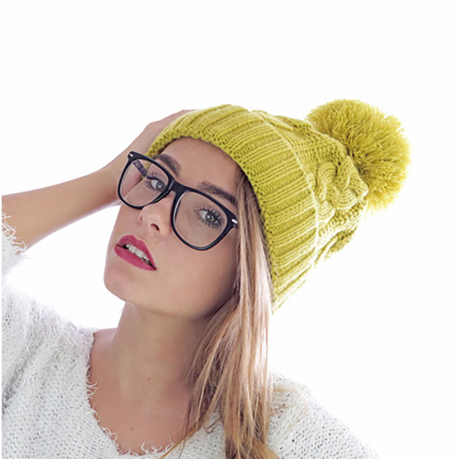 Шапка VOGUE,  белый, верх: 100% акрил, подкладка: 100% полиэстер